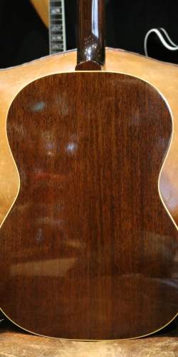 Gibson LG-1 Sunburst de 1963