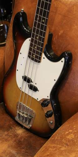 Fender Mustang Bass Sunburst 1975