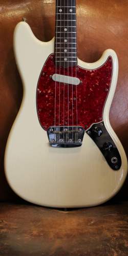 Fender Musicmaster II Olympic White de 1965