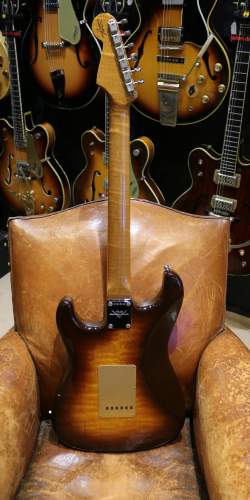 Fender Custom Shop Artisan Tamo Ash Stratocaster de 2018