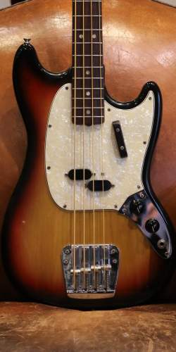 Fender Mustang Bass Sunburst de 1972