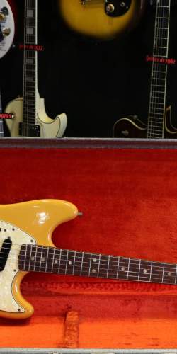 Fender Mustang Yellow Competition (Matching Headstock) de 1969