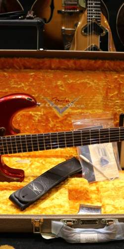 Fender Stratocaster Custom Shop 1960 Roasted Heavy Relic Limited Edition Candy Apple Red over 3 Tone Sunburst de 2018