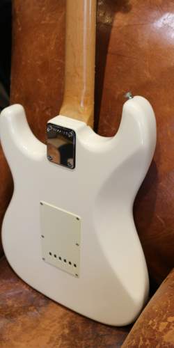 Squier Standard Stratocaster ST-362 Artic White (MIJ) de 1985