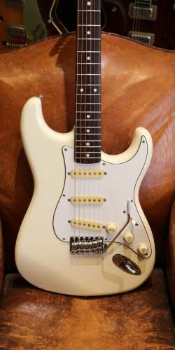 Squier Standard Stratocaster ST-362 Artic White (MIJ) de 1985