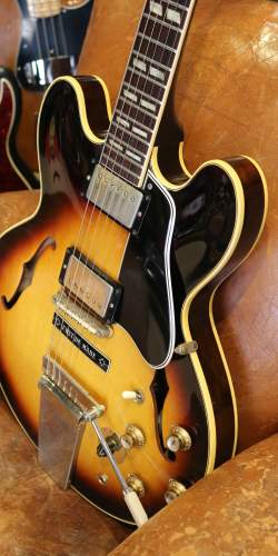 Gibson ES-345 TD Sunburst Maestro Tremolo de 1963