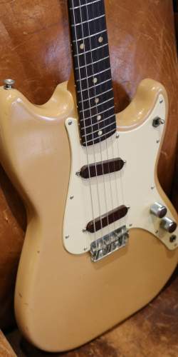 Fender Duo Sonic Desert Sand de 1960