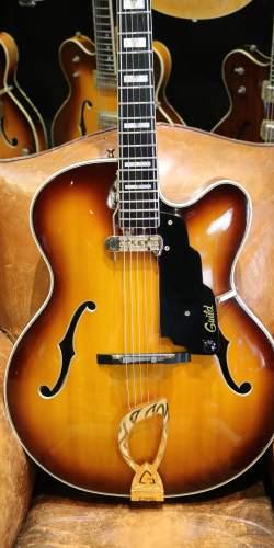 Guild Artist Award Sunburst de 1975
