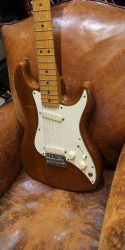 Fender Bullet S-2 Mocha Brown (Walnut) de 1982