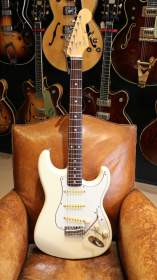 Squier Standard Stratocaster ST-362 Artic White (MIJ) de 1985