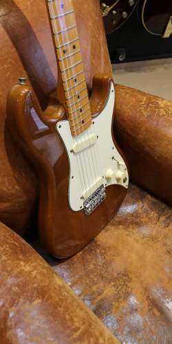 Fender Bullet S-2 Mocha Brown (Walnut) de 1982