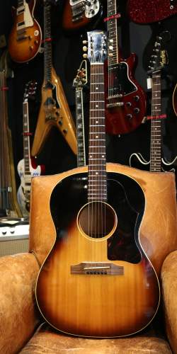 Gibson LG-1 Sunburst de 1963