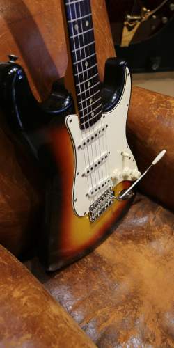 Fender Stratocaster Sunburst de 1966