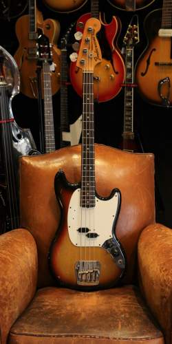 Fender Mustang Bass Sunburst 1975