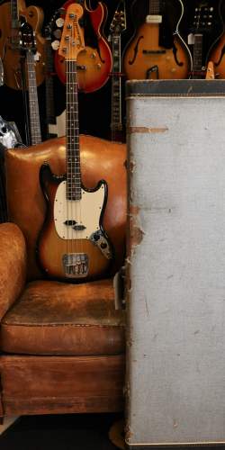 Fender Mustang Bass Sunburst 1975
