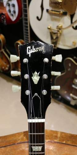 Gibson SG Standard "Large Guard Maestro" Vibrola Cherry de 1969