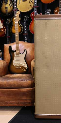 Fender 50th Anniversary American Deluxe Stratocaster Sunburst de 2004