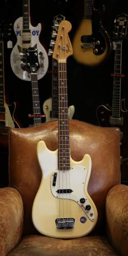 Fender Musicmaster Bass Olympic White de 1974