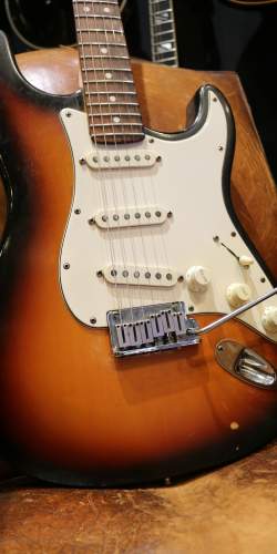 Fender Stratocaster American Standard Sunburst de 1999