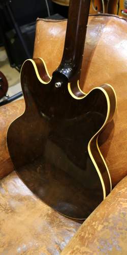 Gibson EB-2 Sunburst de 1964