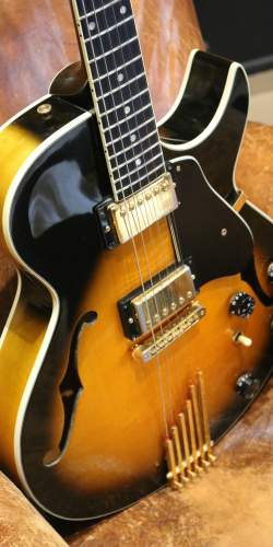 Gibson Roberts Howard Fusion III Sunburst de 1997
