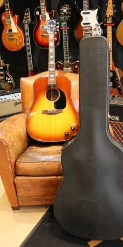 Gibson J-160E Sunburst de 1974