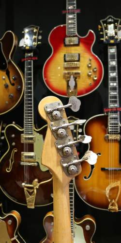 Fender Precision Bass Sunburst de 1969