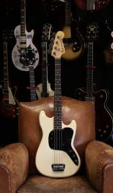 Fender Musicmaster Bass Olympic White de 1978