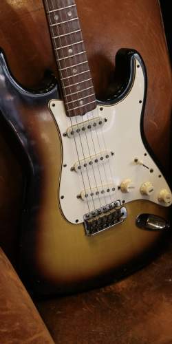 Fender Stratocaster Sunburst de 1966