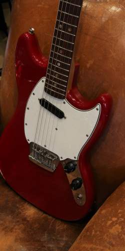 Fender Musicmaster II Red de 1966