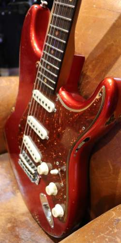 Fender Stratocaster Custom Shop 1960 Roasted Heavy Relic Limited Edition Candy Apple Red over 3 Tone Sunburst de 2018