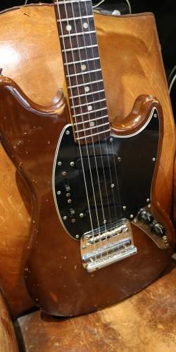 Fender Mustang Mocha / Walnut de 1976