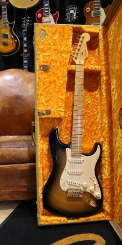 Fender 50th Anniversary American Deluxe Stratocaster Sunburst de 2004