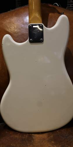 Fender Bronco White (refinish) de 1974