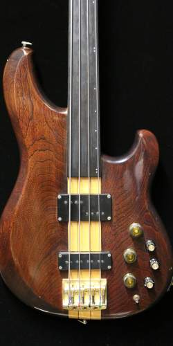 Ibanez Musician Bass Fretless de 1983