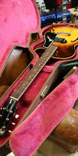 Gibson ES225 T Sunburst de 1956