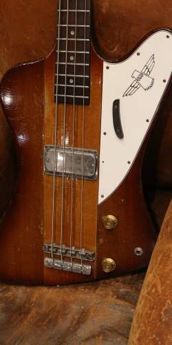 Gibson Thunderbird II Sunburst de 1965
