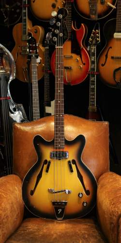 Fender Coronado I Bass Sunburst de 1968