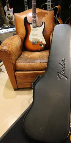 Fender Stratocaster American Standard Sunburst de 1999