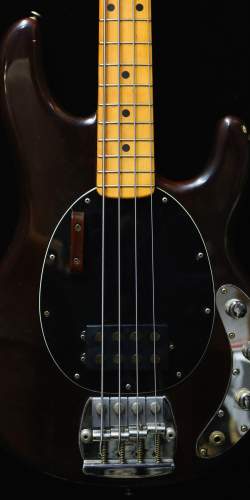 MusicMan Stingray Walnut de 1978