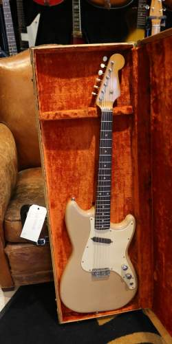Fender Musicmaster Desert Sand de 1960