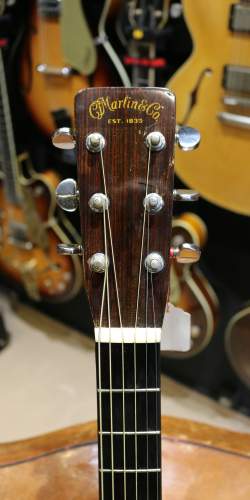 Martin D-28 Naturelle de 1957 (restaurée)