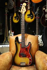 Fender Precision Bass Sunburst de 1968