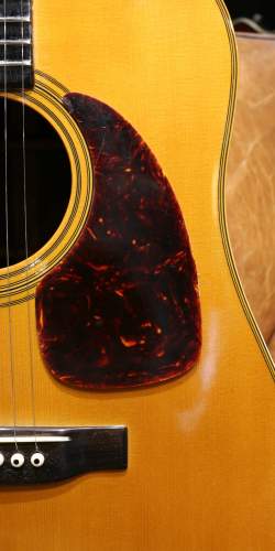 Martin D-28 Naturelle de 1957 (restaurée)