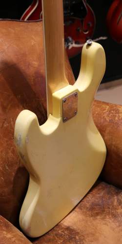 Fender Jazz Bass Olympic White (Matching Headstock) de 1971