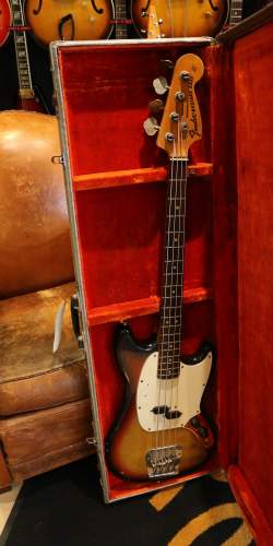 Fender Mustang Bass Sunburst 1975
