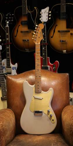 Fender Musicmaster Desert Sand de 1959