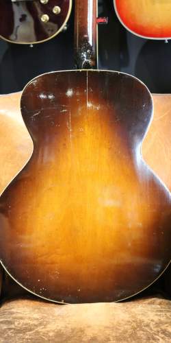 Gibson L-50 Sunburst de 1936 avec micro Stimer