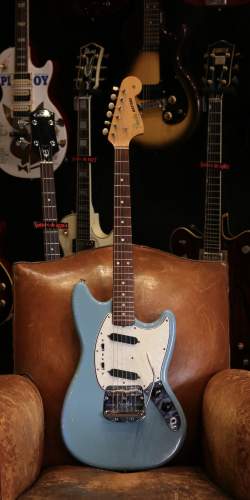 Fender Mustang Daphne Blue Série L de 1965