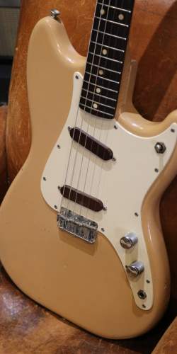 Fender Duo Sonic Desert Sand de 1960